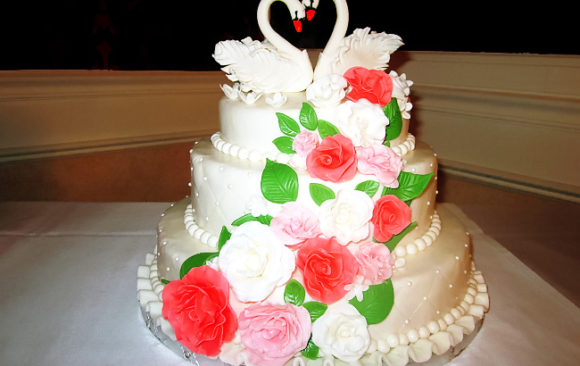 Swans Wedding Cake